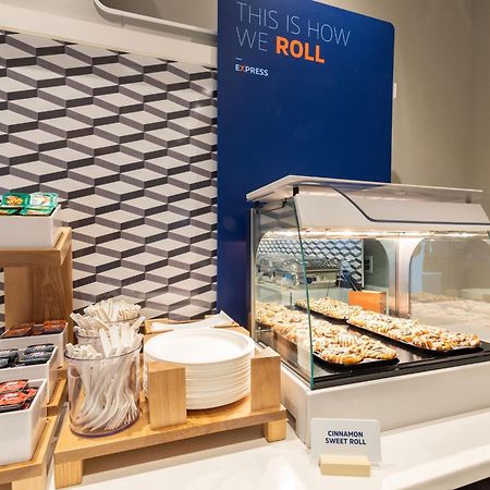 Holiday Inn Express & Suites Kansas City Airport By Ihg Ngoại thất bức ảnh