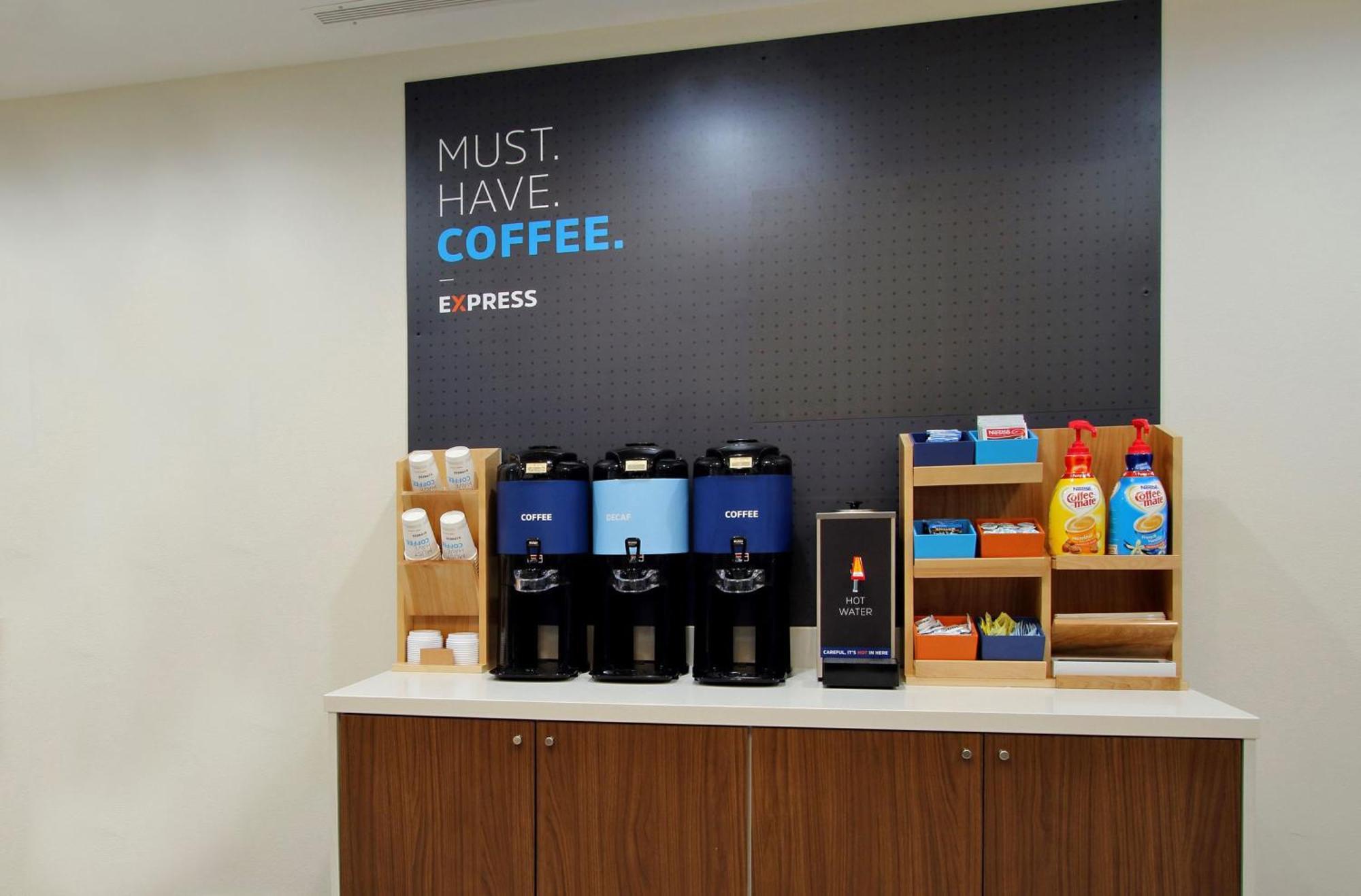Holiday Inn Express & Suites Kansas City Airport By Ihg Ngoại thất bức ảnh