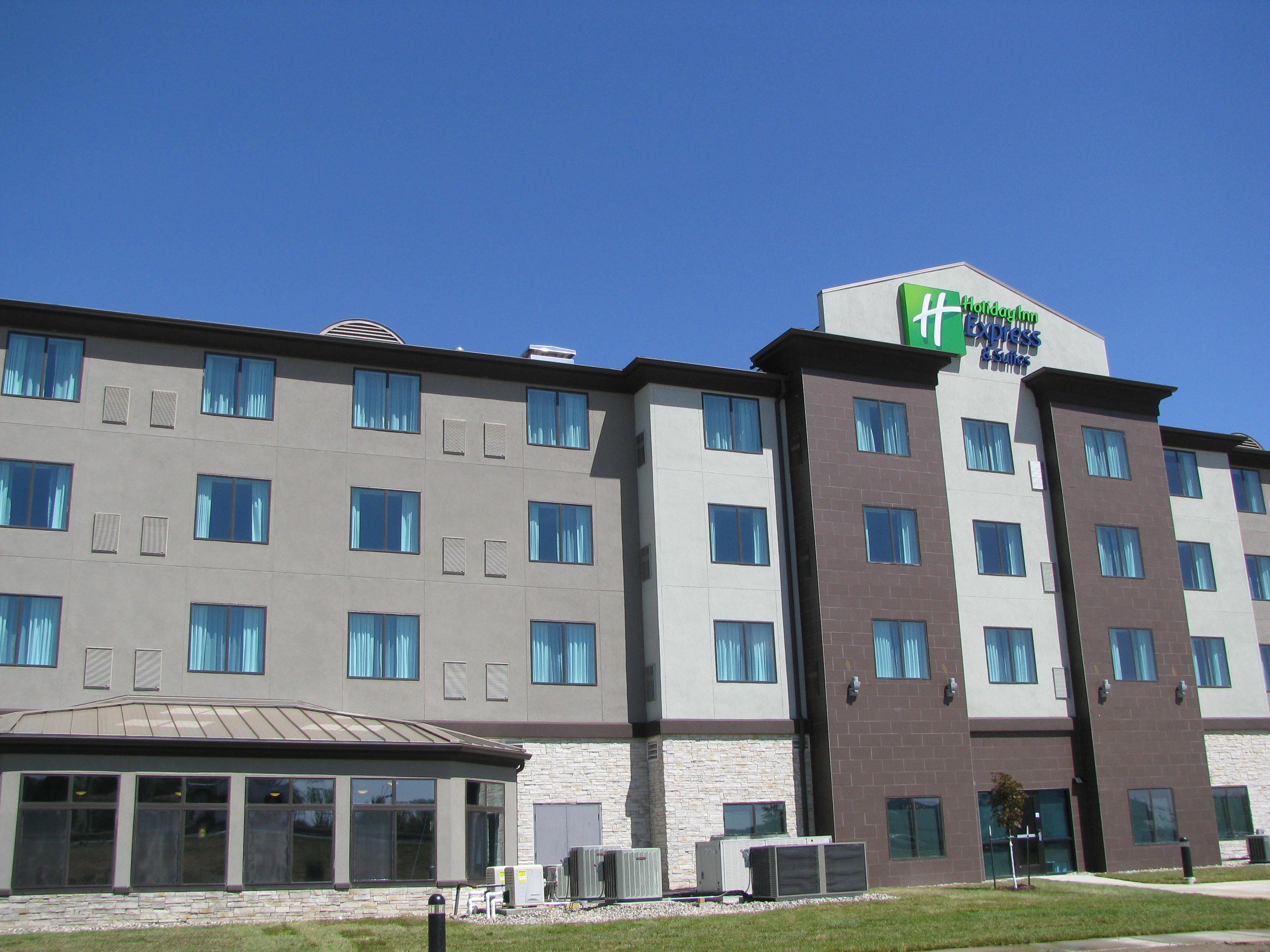 Holiday Inn Express & Suites Kansas City Airport By Ihg Ngoại thất bức ảnh