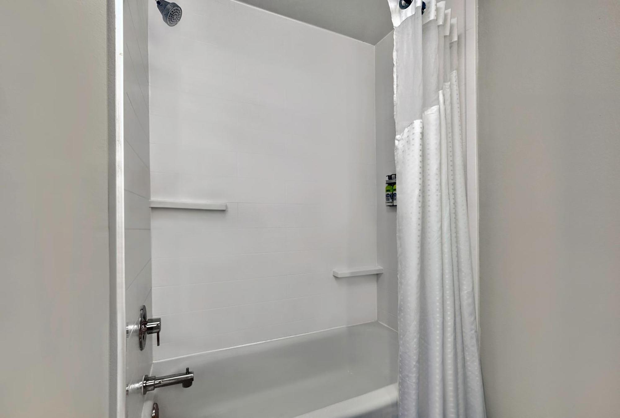 Holiday Inn Express & Suites Kansas City Airport By Ihg Ngoại thất bức ảnh