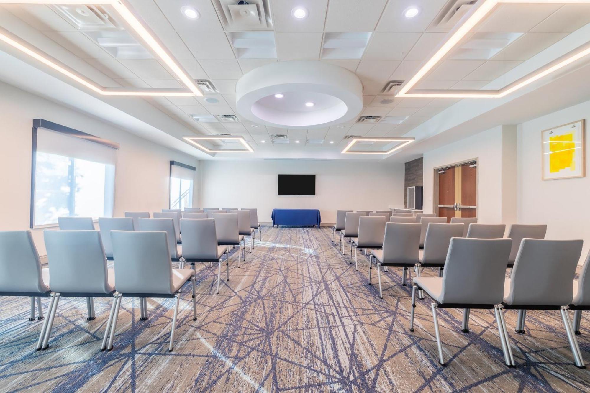 Holiday Inn Express & Suites Kansas City Airport By Ihg Ngoại thất bức ảnh