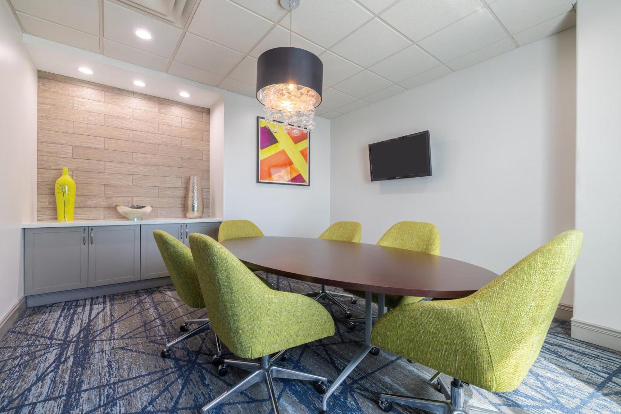 Holiday Inn Express & Suites Kansas City Airport By Ihg Ngoại thất bức ảnh
