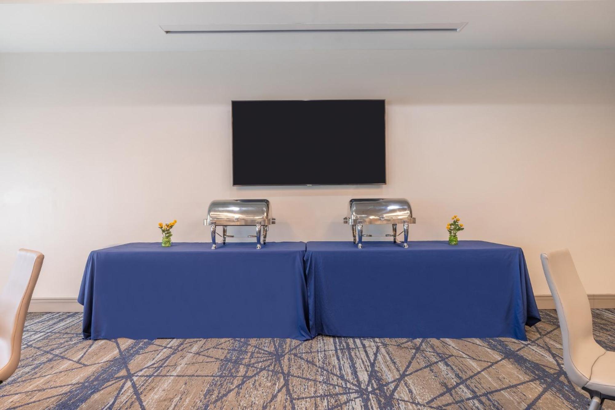 Holiday Inn Express & Suites Kansas City Airport By Ihg Ngoại thất bức ảnh
