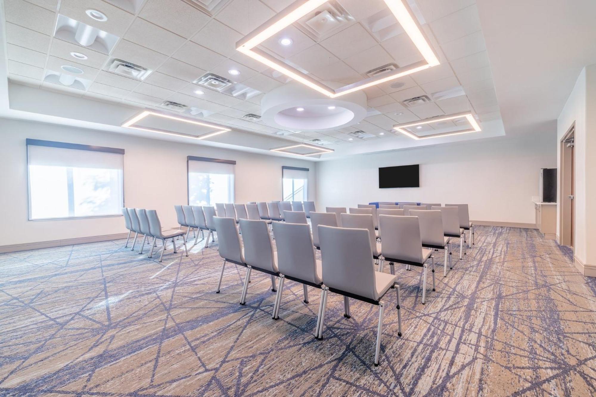 Holiday Inn Express & Suites Kansas City Airport By Ihg Ngoại thất bức ảnh