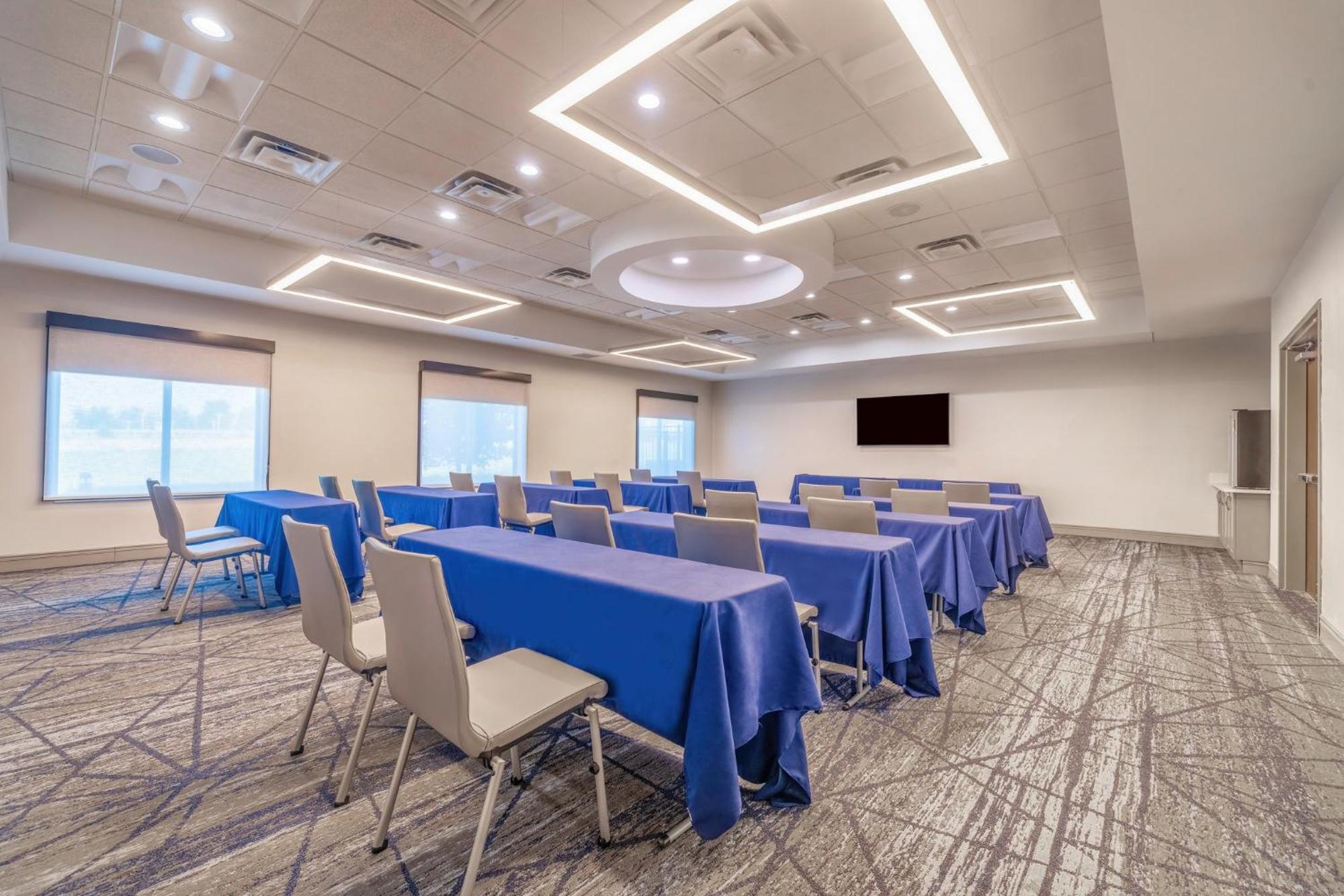 Holiday Inn Express & Suites Kansas City Airport By Ihg Ngoại thất bức ảnh