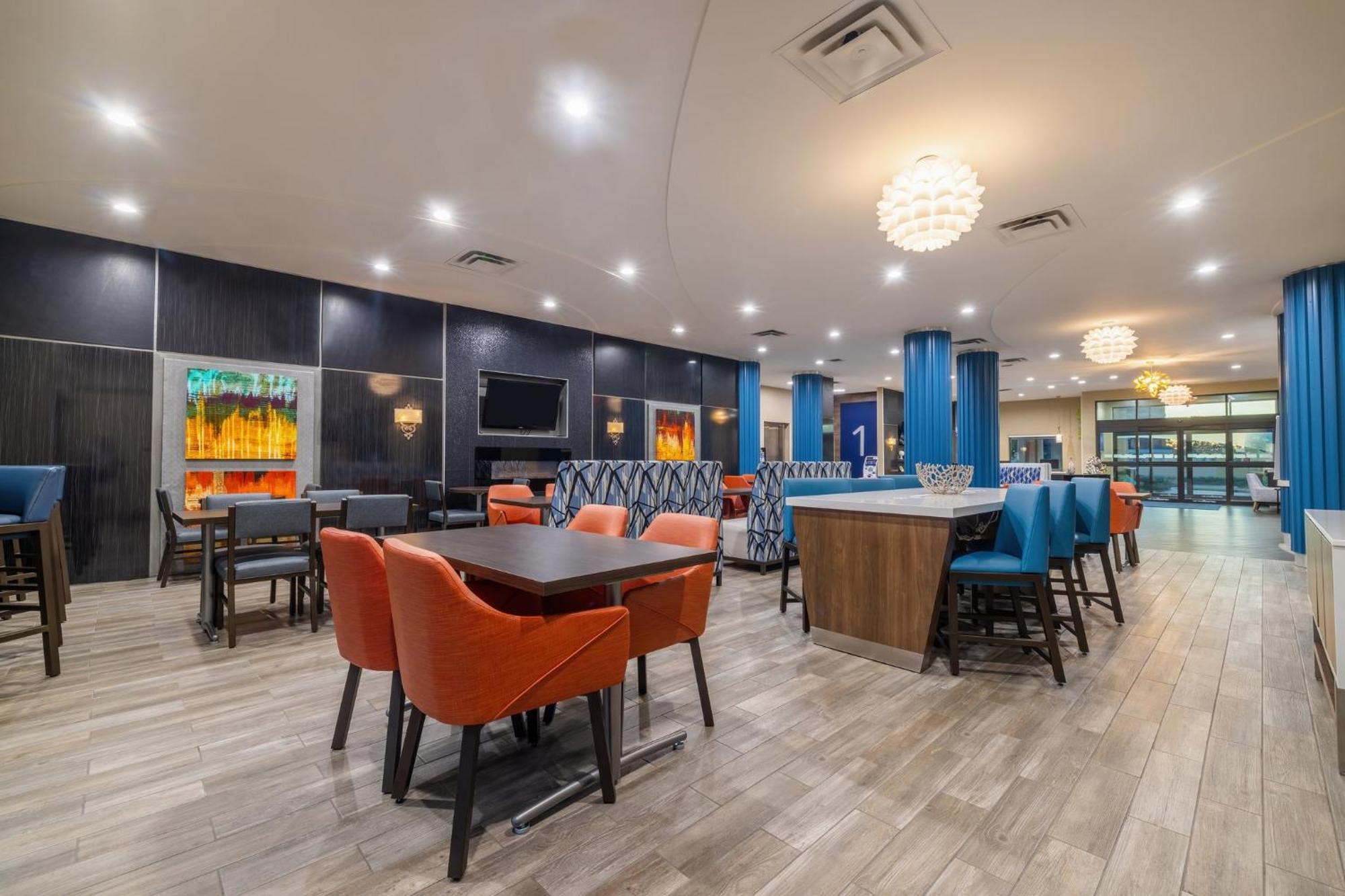 Holiday Inn Express & Suites Kansas City Airport By Ihg Ngoại thất bức ảnh