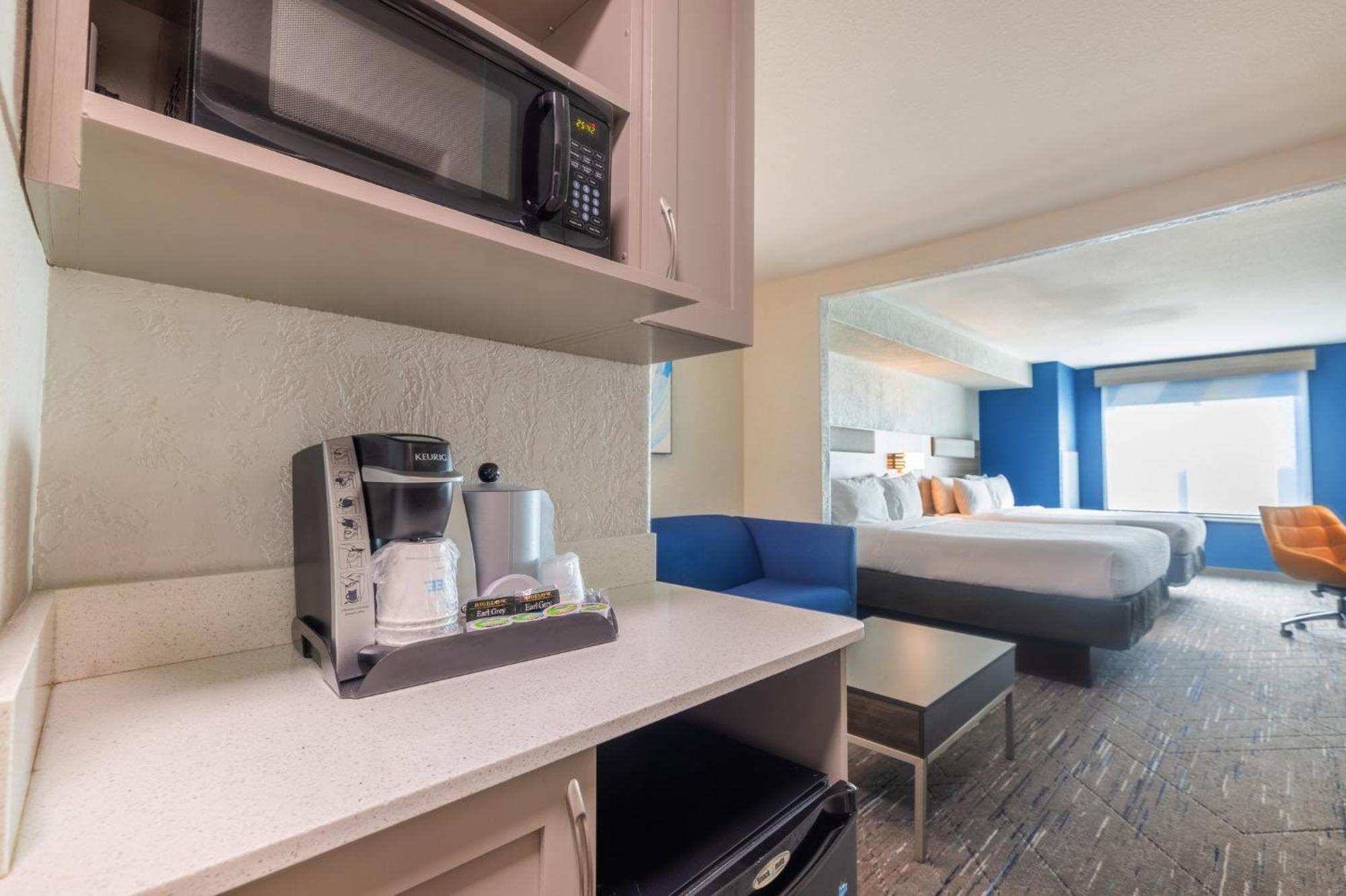 Holiday Inn Express & Suites Kansas City Airport By Ihg Ngoại thất bức ảnh