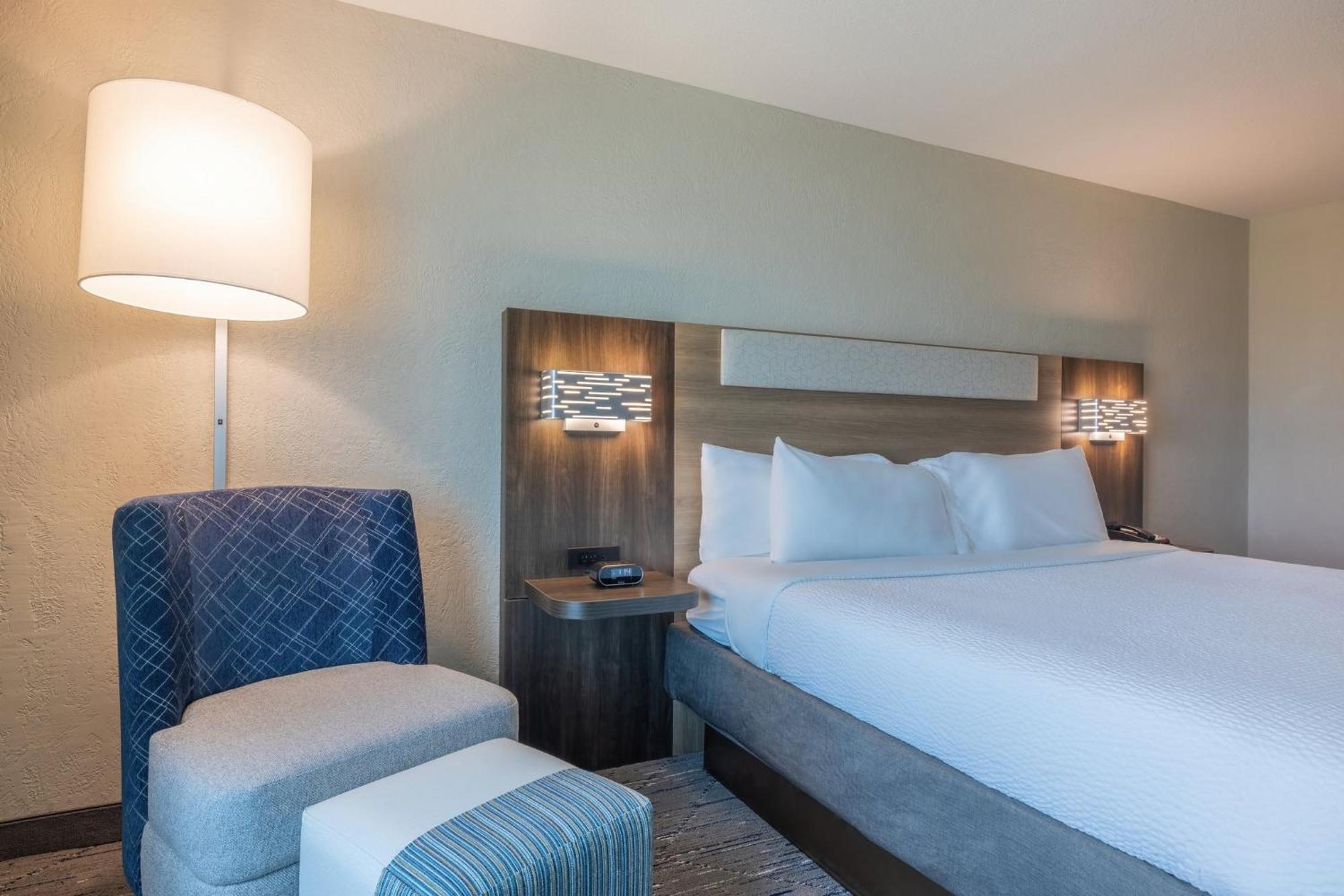 Holiday Inn Express & Suites Kansas City Airport By Ihg Ngoại thất bức ảnh