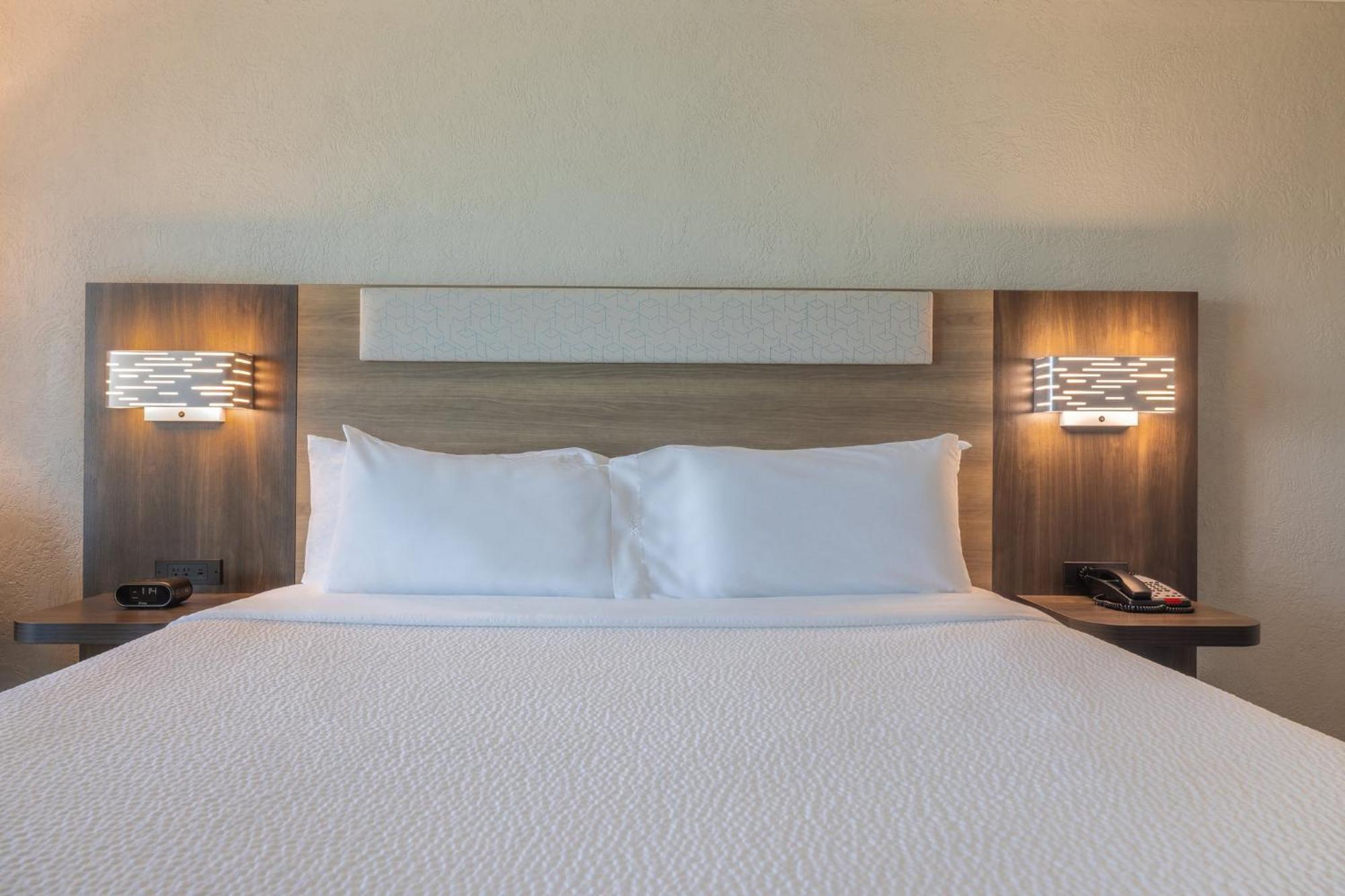Holiday Inn Express & Suites Kansas City Airport By Ihg Ngoại thất bức ảnh