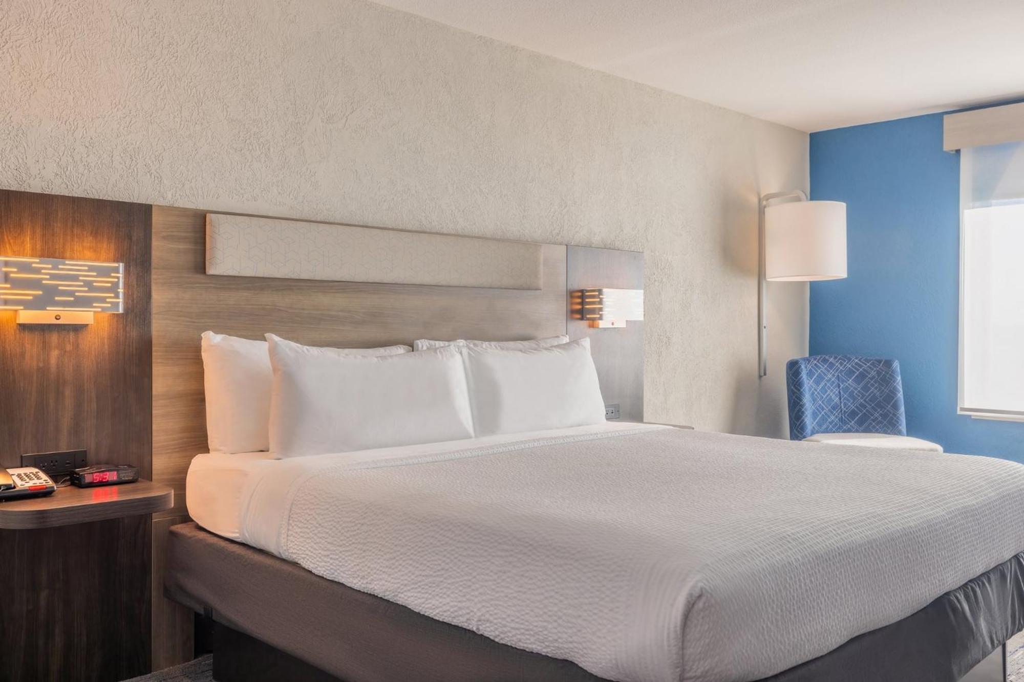 Holiday Inn Express & Suites Kansas City Airport By Ihg Ngoại thất bức ảnh