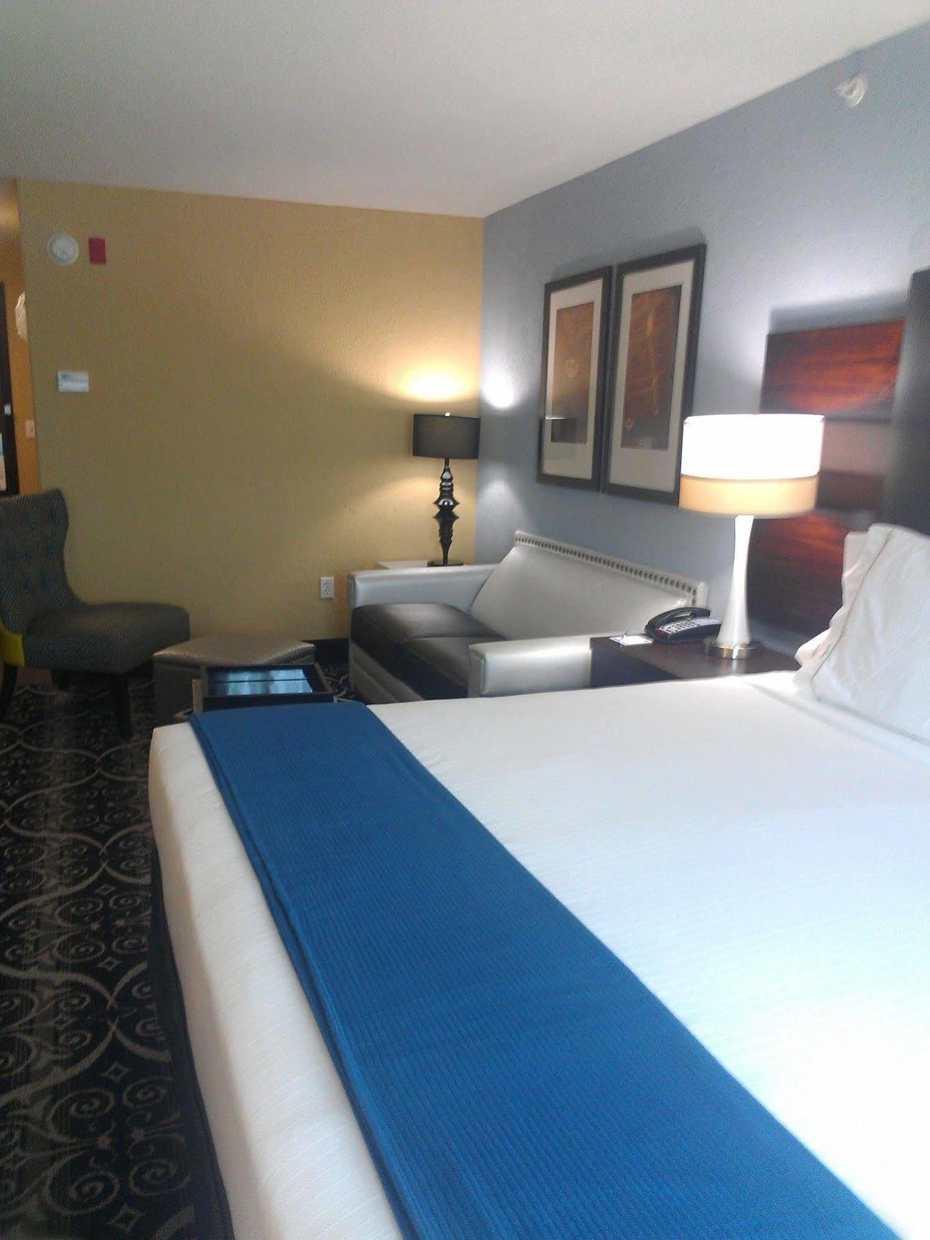 Holiday Inn Express & Suites Kansas City Airport By Ihg Phòng bức ảnh
